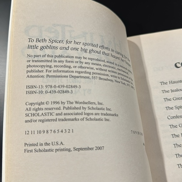 The Haunted Graveyard: True Ghost Stories - Scholastic Paperback Novel - Picture 6 of 9